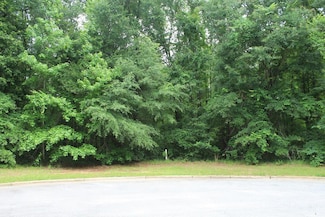 316 Ironhorse Ct, Albany, GA 31721