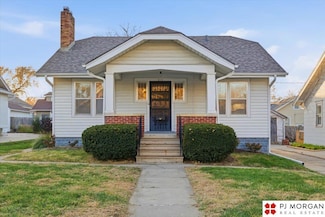 810 S 58th St, Omaha, NE 68106