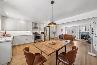 1233 Broadway, Alameda, CA 94501