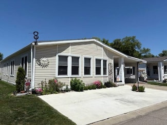 580 Mallard St, Rochester Hills, MI 48309