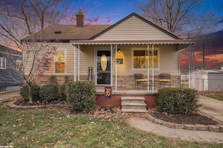 28735 Maple St, Roseville, MI 48066