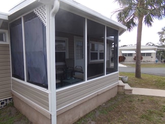 1919 Buccaneer Dr, Sarasota, FL 34231