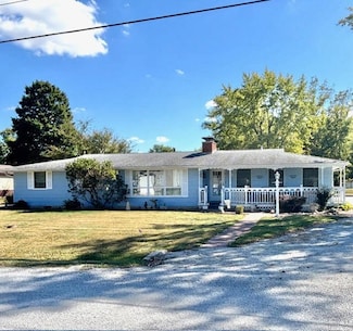 501 E Elizabeth St, Greenup, IL 62428