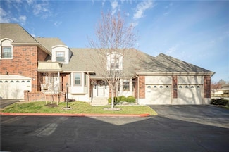 327 E Partridge Ave, Independence, MO 64055