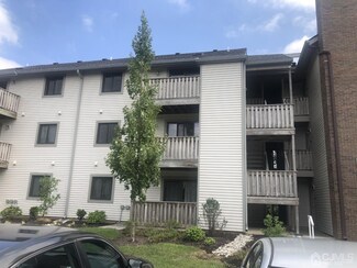 1315 Ravens Crest Dr, Plainsboro, NJ 08536