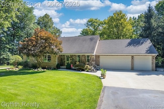 2385 Corlett Rd, Brighton, MI 48114