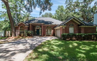 582 Hibernia Oaks Dr, Fleming Island, FL 32003