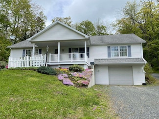 17 Old Town Rd, West Dover, VT 05356