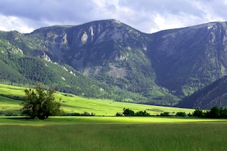 57 Canyon Ranch Rd, Buffalo, WY 82834