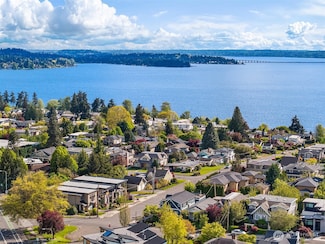 1250 4th St W, Kirkland, WA 98033