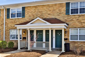 9065 W Swan Cir, Saint Louis, MO 63144