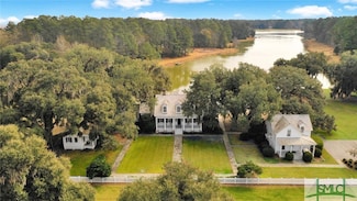 380 Cherry Hill Dr, Richmond Hill, GA 31324