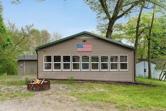 3253 W Hill Dr, Columbia City, IN 46725