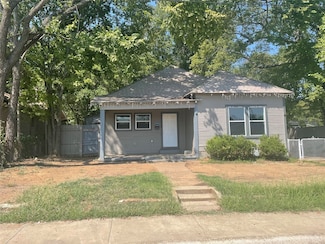 233 10th St NE, Paris, TX 75460