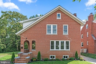4213 Tuckerman St, University Park, MD 20782