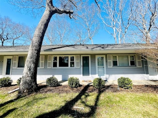 90 Springville Rd Unit 14, Hampton Bays, NY 11946