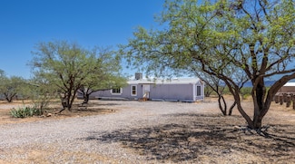5687 S Mesquite Tree Ln, Hereford, AZ 85615