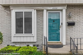 4328 15 Mile Rd, Sterling Heights, MI 48310