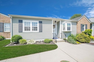87 Harbor S, Amityville, NY 11701