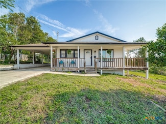 336 W Faust St, New Braunfels, TX 78130