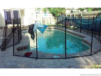 925 N H St, Lake Worth, FL 33460