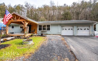 49 Hickory Dr, Lock Haven, PA 17745