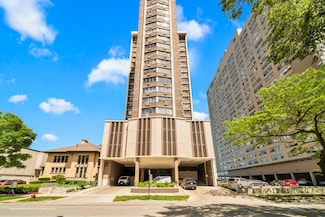 6325 N Sheridan Rd Unit 1903, Chicago, IL 60660