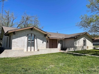 604 E Kerr St, Burnet, TX 78611