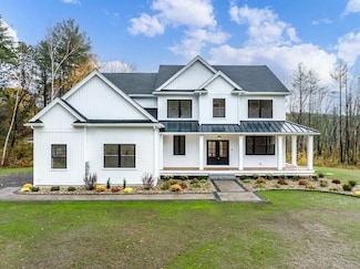 63 Mammoth Rd, Windham, NH 03087