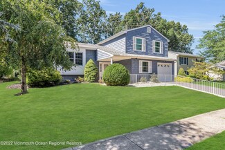 10 Silversmith Ct, Howell, NJ 07731