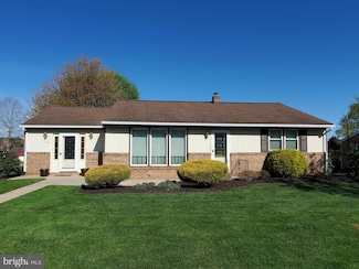 128 N 5th St, Mount Wolf, PA 17347