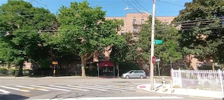 131-11 Kew Gardens Rd Unit 6, Richmond Hill, NY 11418