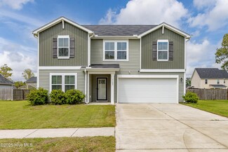 1105 Farmhouse Ln, Jacksonville, NC 28546