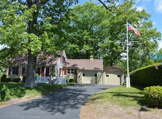 22 Buddy Kearny Ln, Millis, MA 02054