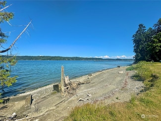 3927 NE Steinman Ln, Bremerton, WA 98310