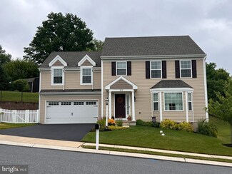 215 Kenneth Dr, Leola, PA 17540