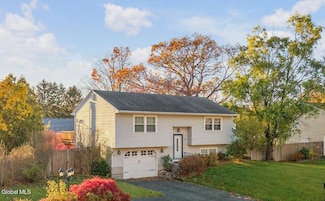 6 Silverberry Place, Albany, NY 12211