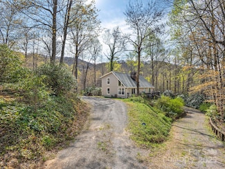1469 Old Fort Rd, Fairview, NC 28730