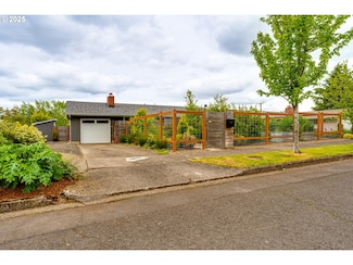 3140 Onyx St, Eugene, OR 97405