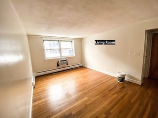 11 Commonwealth Ct Unit 8, Brighton, MA 02135