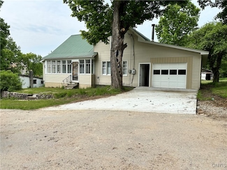 21 Church St, Canton, NY 13617