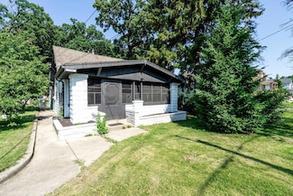 7700 Garden Ln, Justice, IL 60458
