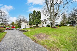 1628 Uplands Dr, Springfield, OH 45506