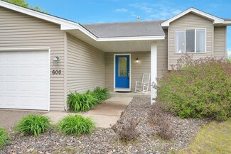 600 Dogwood St SW, Isanti, MN 55040