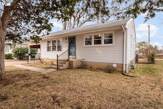 1125 Saint Patrice Ln, Florissant, MO 63031