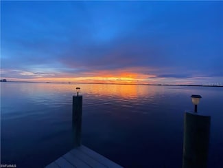 4021 E River Dr, Fort Myers, FL 33916