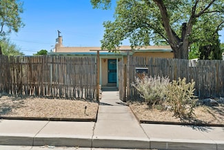 2520 Kathryn Ave SE, Albuquerque, NM 87106