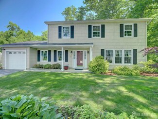 12 Sutton Ct, Matawan, NJ 07747