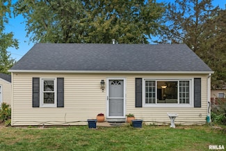 5007 48th St, Moline, IL 61265