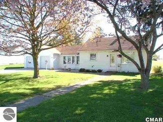 625 S Main St, Ithaca, MI 48847
